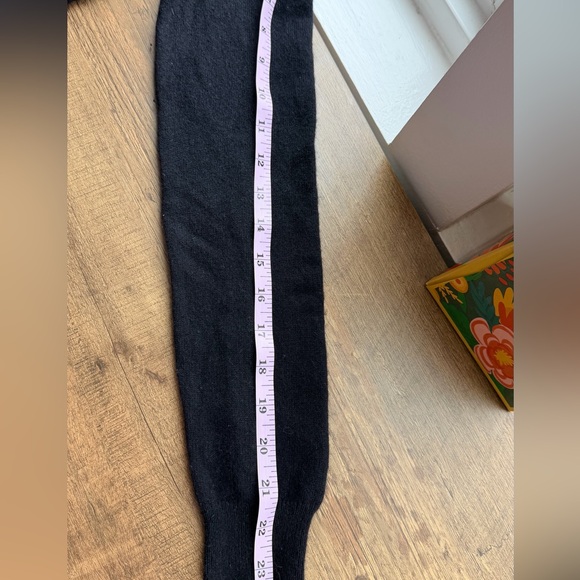 Cashmere Boutique Women’s Black Sweater Size S - Picture 5 of 7